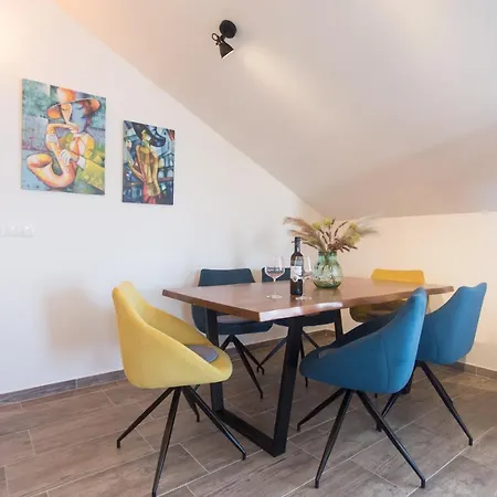 Niko Apartment